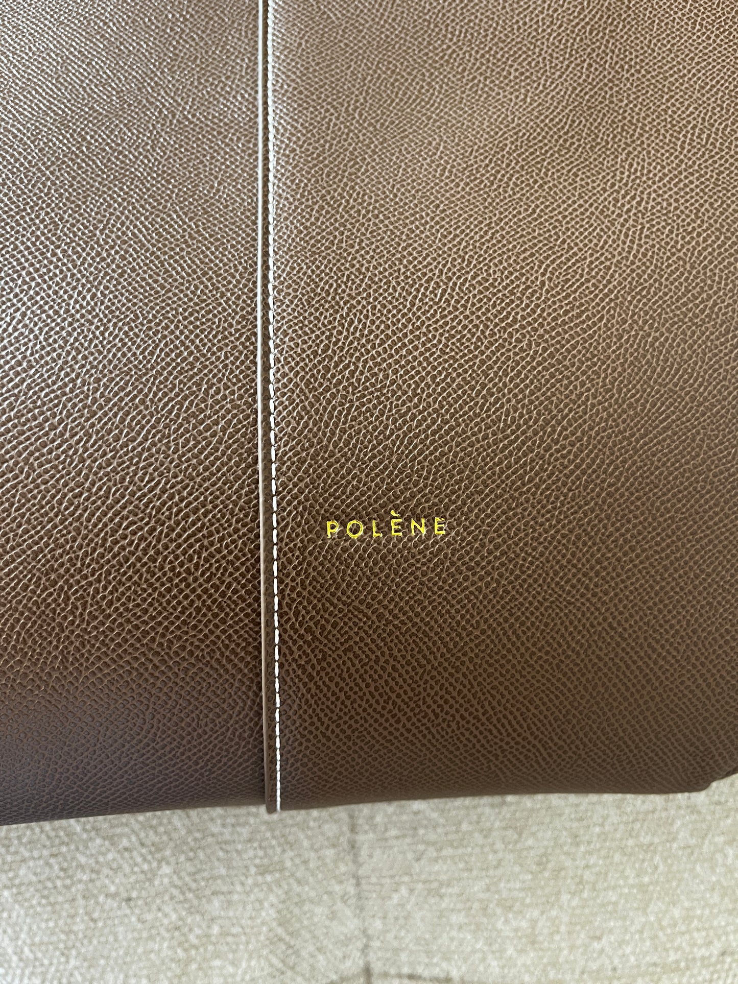 Sac à main femme en édition élegante - petit et grand format au design chic