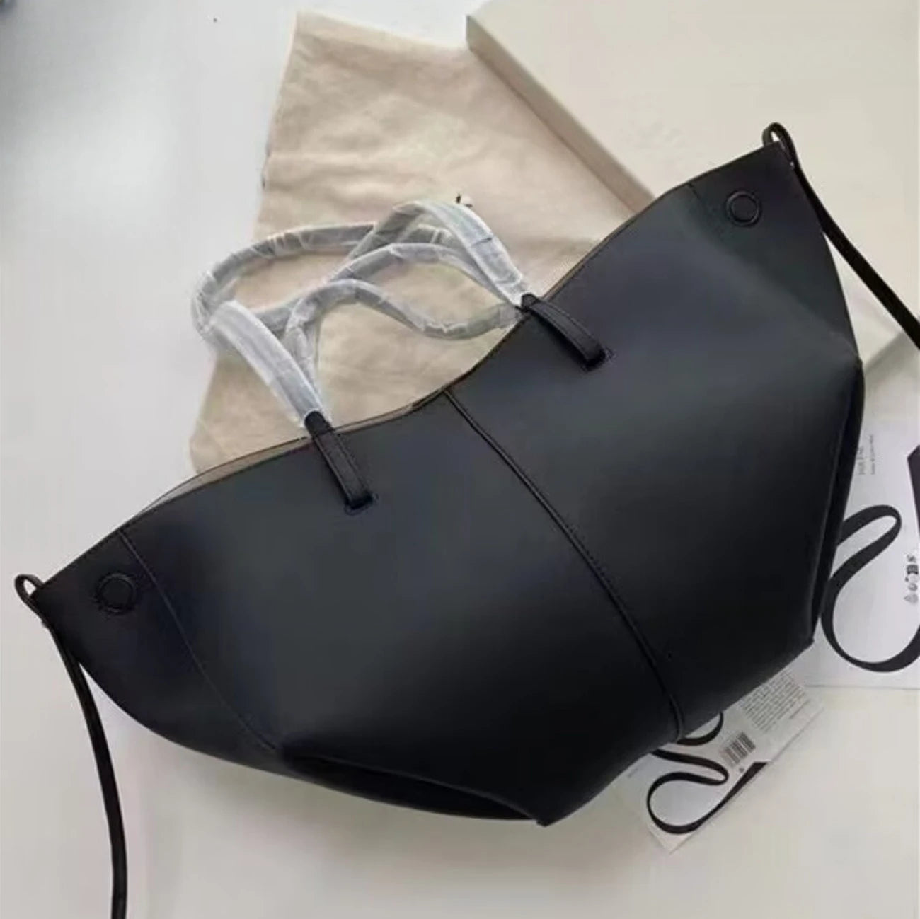 Sac à main femme en édition élegante - petit et grand format au design chic